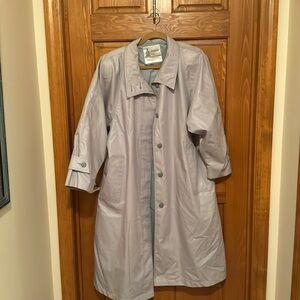 Women's vintage London Fog rain coat Sz 12 P